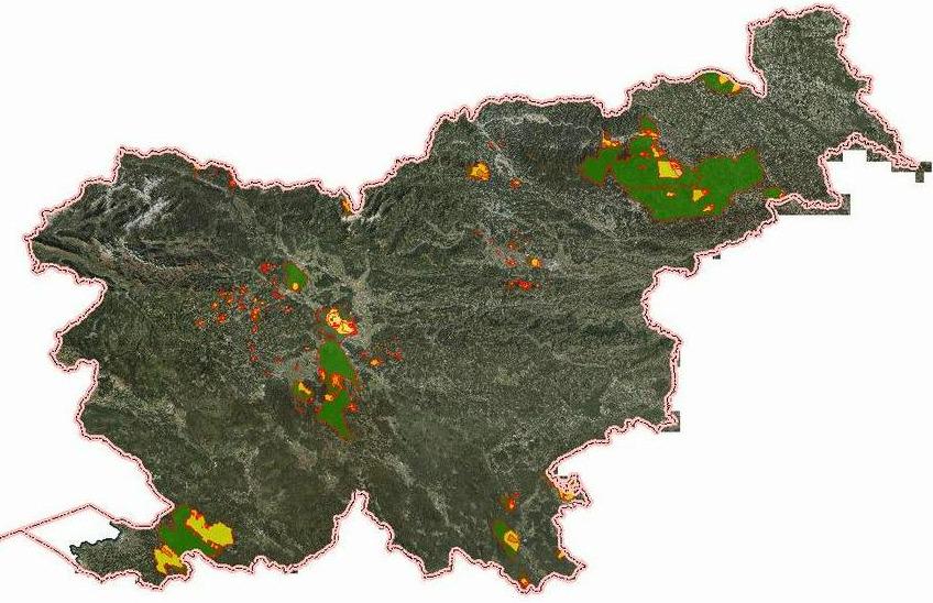 Vodovarstvena območja v Sloveniji. Najožja vodovarstvena območja (VVO 1) so označena z rdečo. Foto: Arso/Atlas okolja