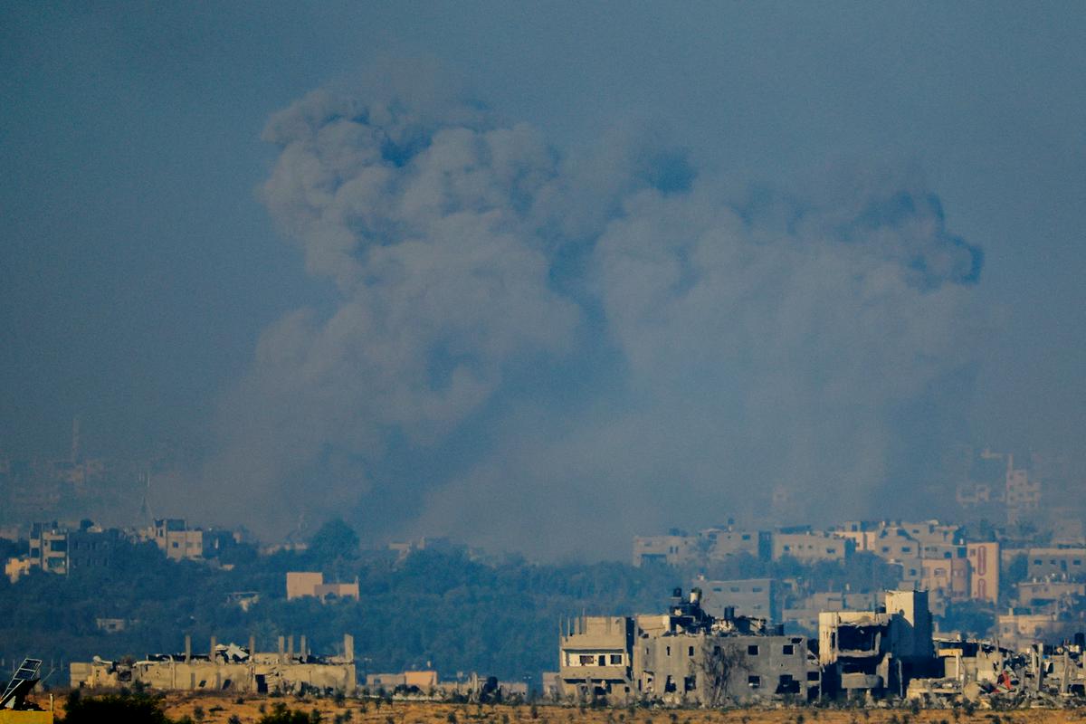 Izrael je takoj po izteku premirja obnovil napade na Gazo. Foto: Reuters