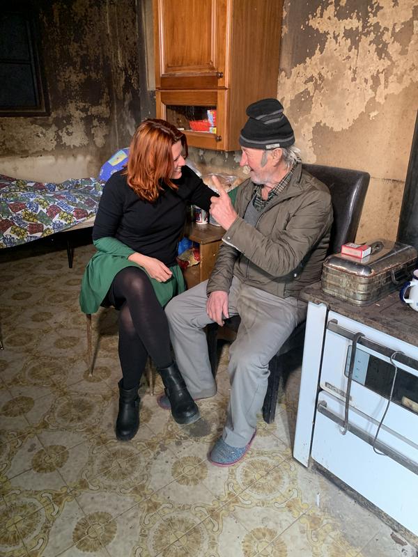 Z Rudijem, zadnjim stalnim prebivalcem vasi Robidišče. Foto: Arhiv oddaje Na lepše