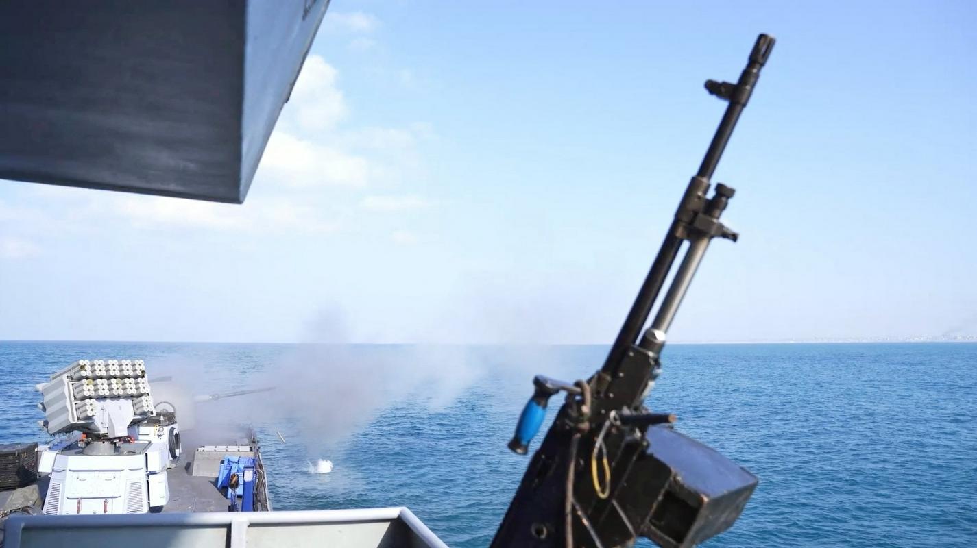 Izraelska vojska izvaja napade na Gazo tudi z morja. Foto: Reuters