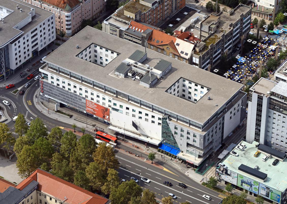 Poslovna stavba City v Mariboru, kjer je Boscarol med drugim kupil poslovne prostore. Foto: BoBo