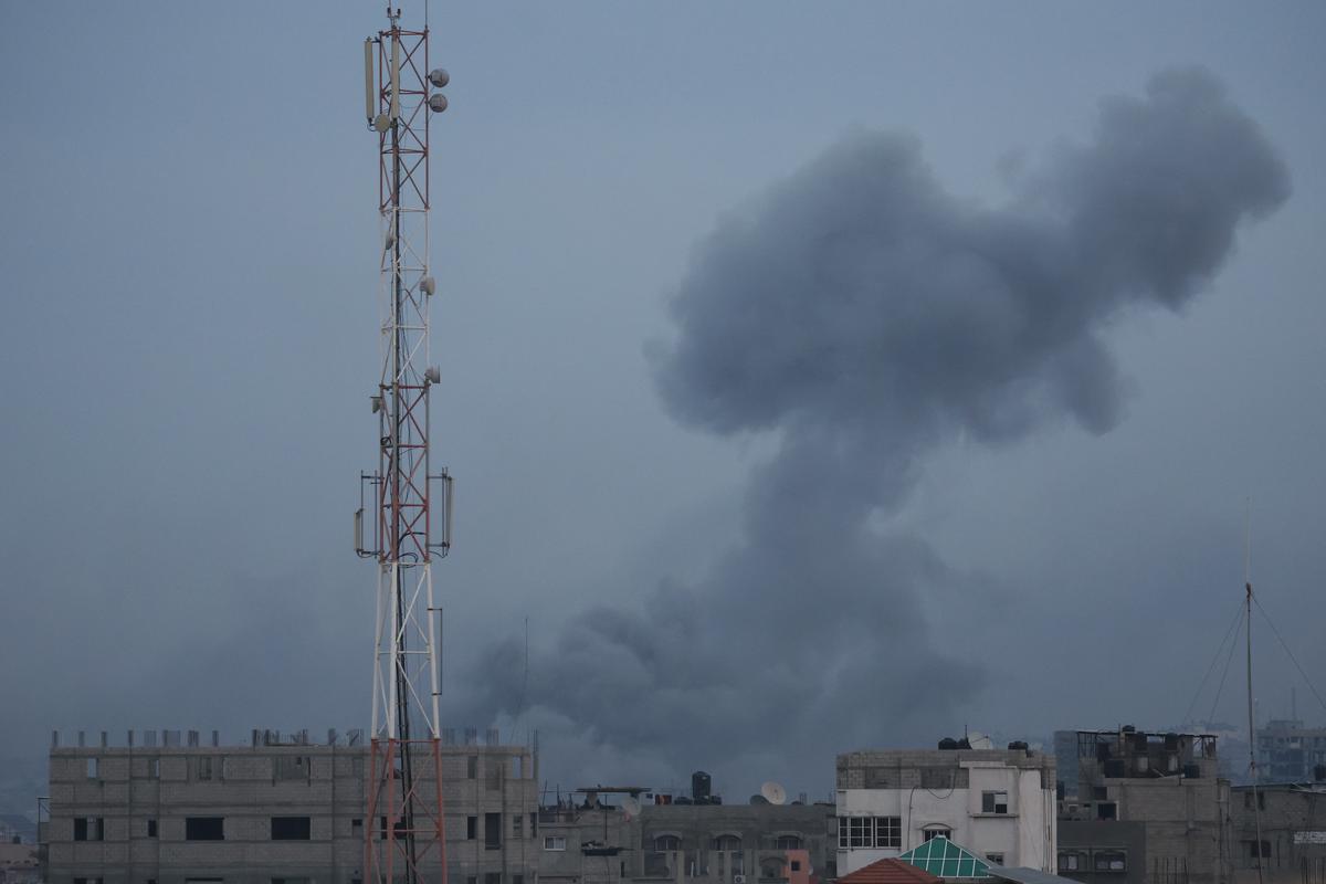 Napadi izraelske vojske se nadaljujejo z nezmanjšano močjo. Foto: Reuters