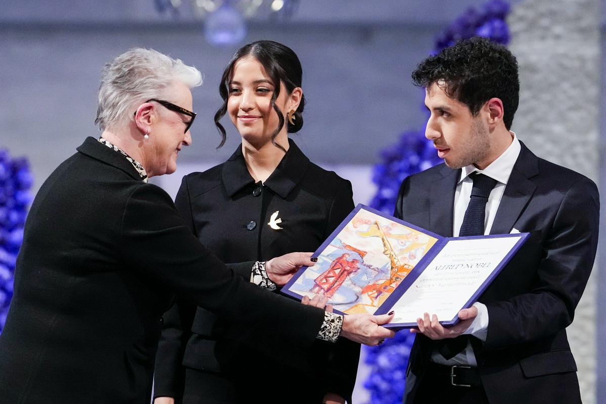  Kiana in Ali Rahmani ob prejemu nagrade v Oslu. Foto: EPA