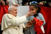 Papež želi poenostaviti papeške pogrebne obrede, načrtuje pokop zunaj Vatikana