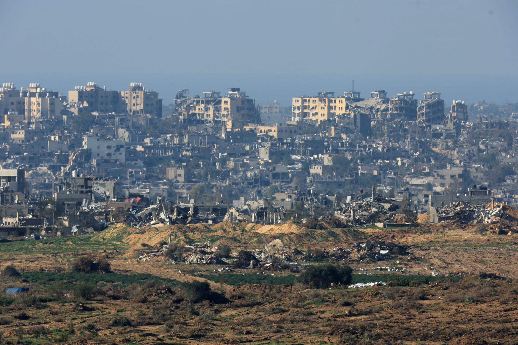 Izrael napadel sedež Rdečega polmesca. Tel Aviv namerava na ICJ izpodbijati obtožbe genocida.