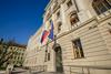 Anonimni klicatelj z grožnjo o bombi prekinil delo sodišča v Ljubljani