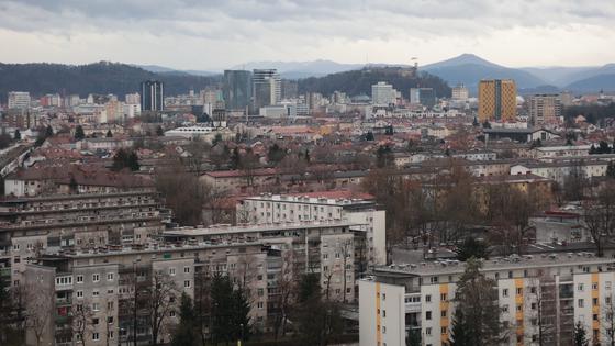 Cene stanovanjskih nepremičnin še naprej rastejo