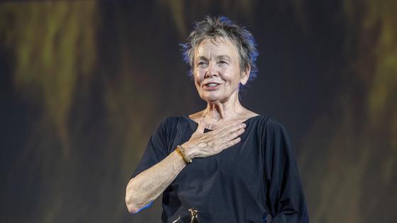 Rokopis Laurie Anderson bo za 88 let shranjen v Knjižnici prihodnosti