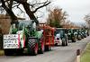 Italijanski kmetje zaradi birokracije in poceni uvoza s traktorji na protest v Rim