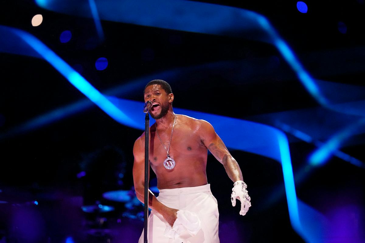 Usherjev nastop, poln največjih uspešnic in plesa, je potekal v senci romance Swift-Kelce. Foto: Reuters/Kirby Lee-USA TODAY Sports