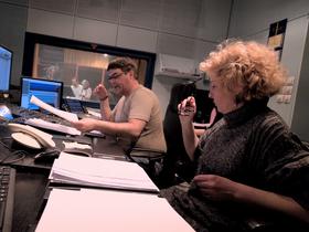 Režiserka Špela Kravogel in tonski tehnik Matjaž Miklič. Foto: Amir Muratović