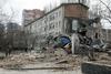 Ostanki ruskih balističnih raket poškodovali zgradbe v Kijevu