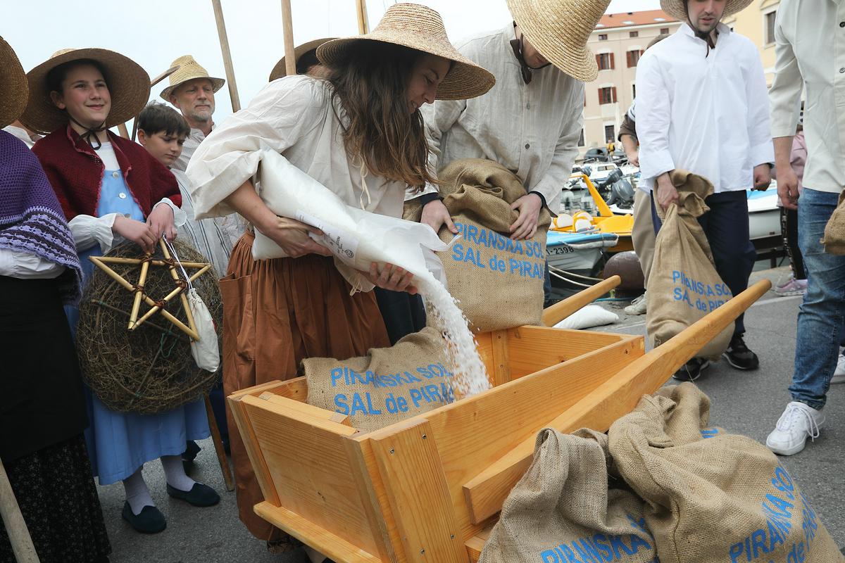 V Piranu predstavljali več kot 700-letno tradicijo piranskega solinarstva
