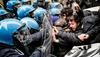 Scontri a Torino tra studenti pro-Palestina e Forze dell'ordine