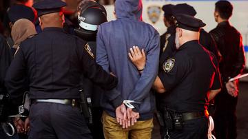 Policija na Columbii aretirala okoli 300 protestnikov, na UCLA-ju nasilje med protestniki