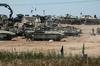 Ameriška vojska postavila pomol za dostavo pomoči Gazi in ustavila pošiljko bomb