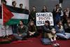 Študenti v podporo Palestini zasedli predavalnico Fakultete za družbene vede