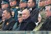Putin na vojaški paradi v Moskvi opozoril Zahod, naj ne ogroža največje jedrske sile na svetu