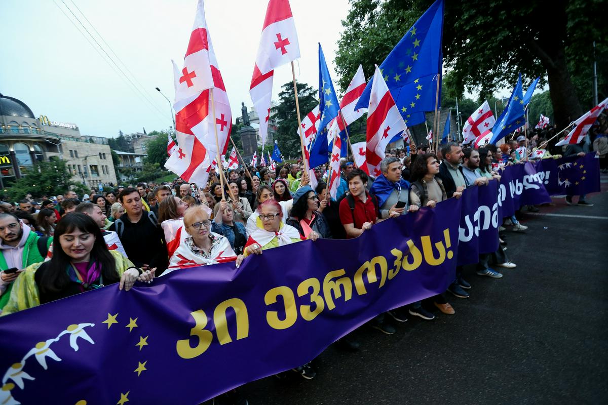 V Gruziji 50.000 protestnikov znova nasprotovalo zakonu o tujih agentih