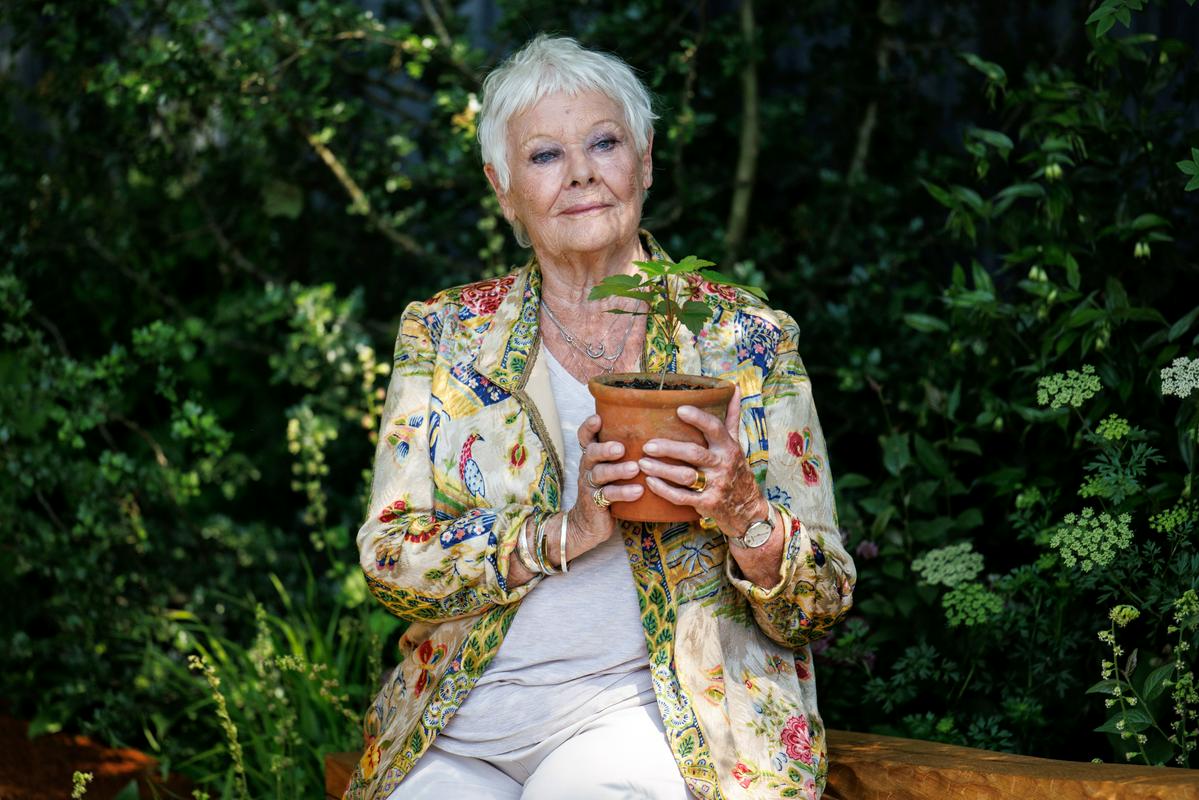 Judi Dench vse težje prepoznava prijatelje in znance