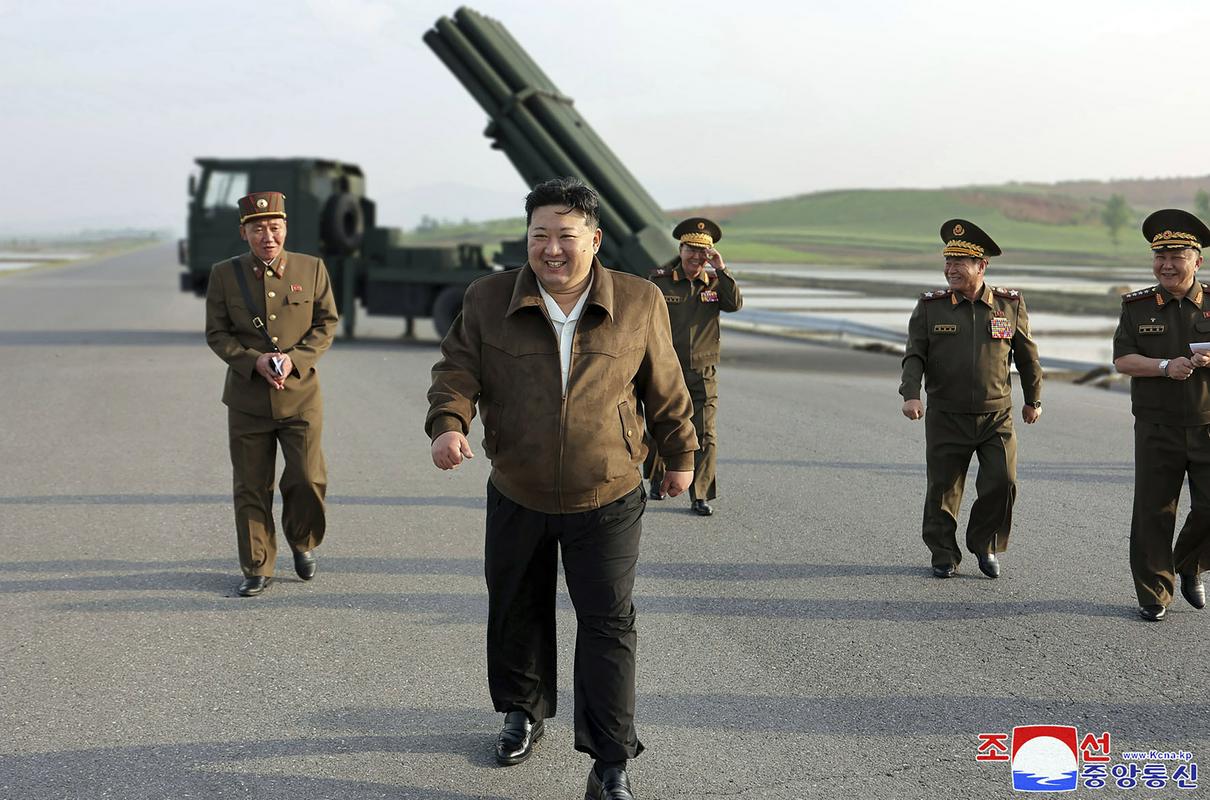 Južna Koreja prepovedala uspešnico s Tik Toka, ki poveličuje Kim Džong Una