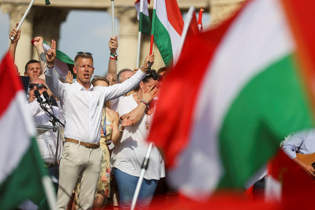Opozicijski Maygar: "Skupaj lahko rešimo Madžarsko." Napovedi kažejo na zmago Fidezsa.