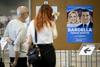 Francija pred drugim krogom: skoraj 220 kandidatov umaknilo kandidature
