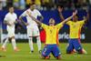 Kolumbija z igralcem manj prek Urugvaja do finala z Argentino