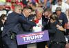 Drama v Pensilvaniji: Trump preživel poskus atentata