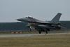 V Ukrajino naj bi prispela prva pošiljka težko pričakovanih letal F-16
