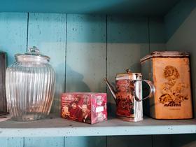 Oprema v Notranjski hiši: škatla za sladkor Foto: Tanja Mojzer