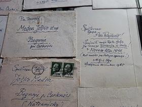Originalne razglednice, ki sta si jih pisala Jožko Meden in Maksim Gaspari. Foto: Tanja Mojzer