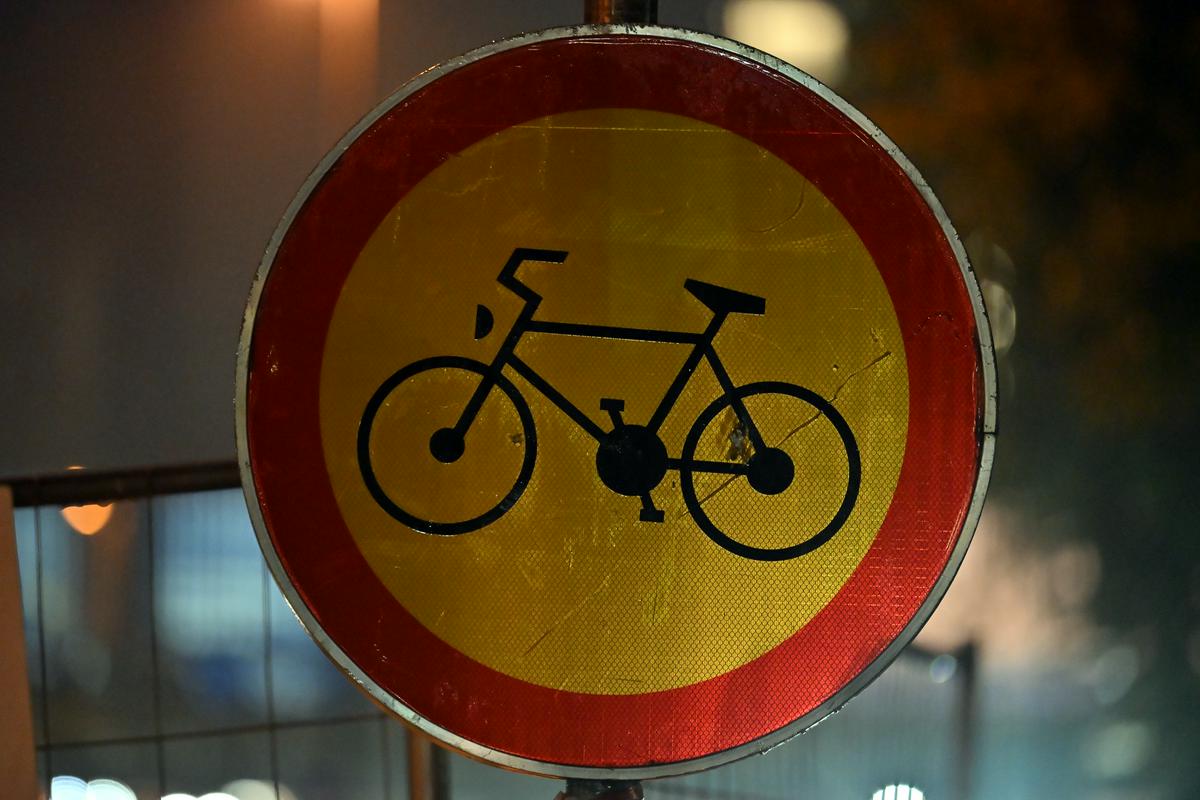 Pri Topolu na cesti umrl 69-letni kolesar