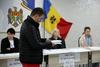 V Moldaviji potekajo predsedniške volitve in referendum o vstopu v EU