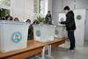 V Moldaviji potekajo predsedniške volitve in referendum o vstopu v EU