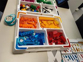 Robotika v devetih razredih. Foto: Tanja Mojzer