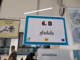 Šesti razredi so izdelovali glasbila (boben) Foto: Tanja Mojzer