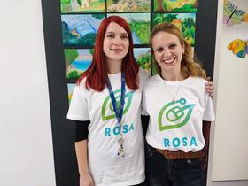 Anja Erjavec, učiteljica četrtega razreda in vodja projekta Dan znanosti ter Nina Štrumbelj, profesorica slovenščine na OŠ Nove Fužine. Foto: Tanja Mojzer