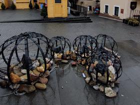 Decembrsko okrasje na Cankarjevem trgu. Foto: Tanja Mojzer