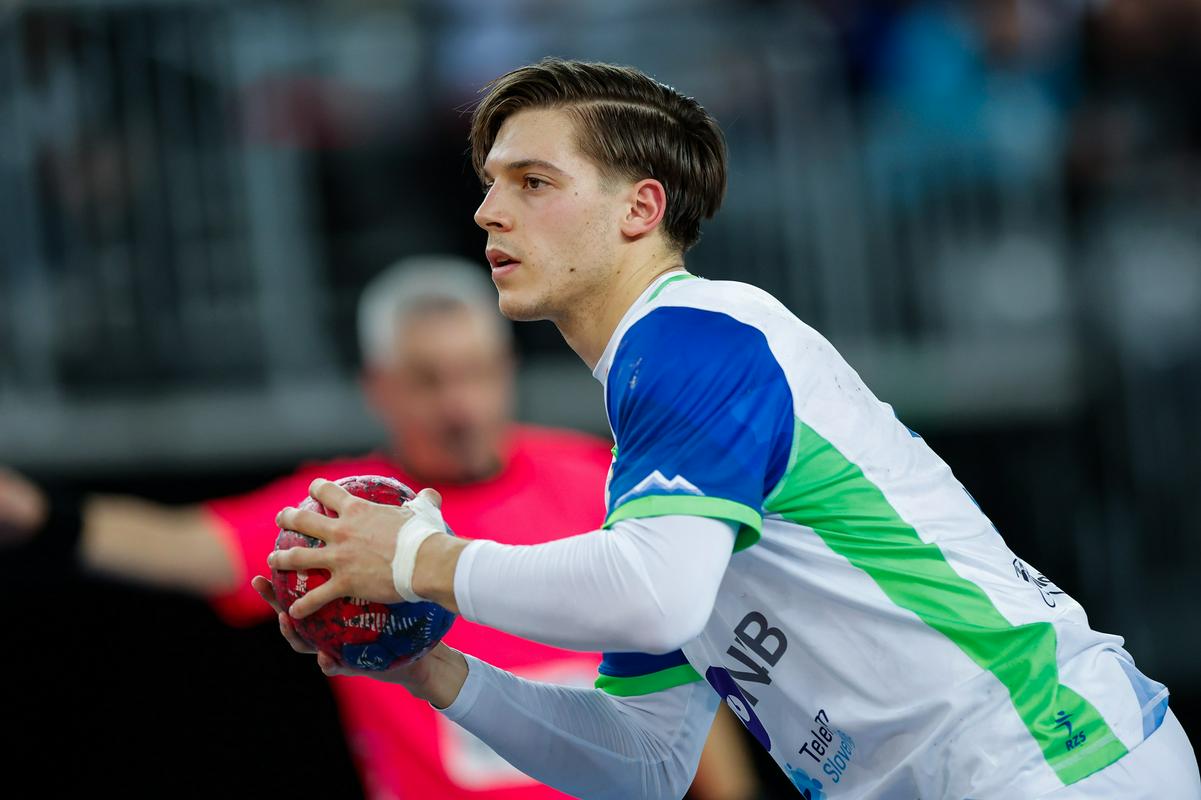 Domen Makuc je na prvih tekmah proti Litvi in Estoniji skupaj dosegel 20 golov. Foto: www.alesfevzer.com Domen Makuc je na prvih tekmah proti Litvi in Estoniji skupaj dosegel 20 golov. Foto: www.alesfevzer.com