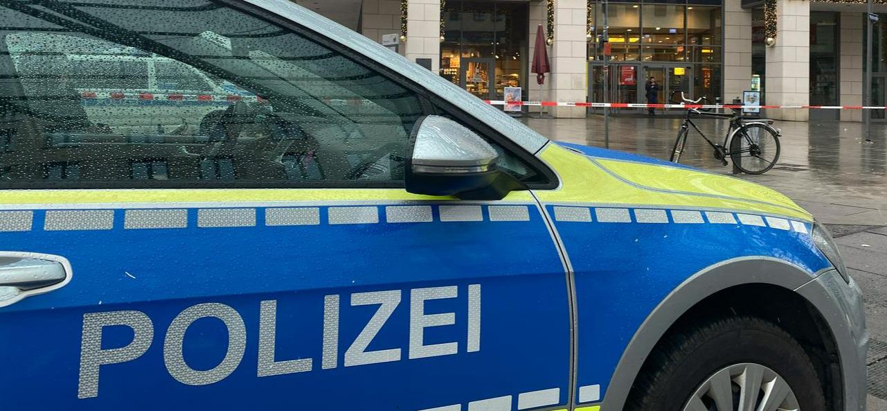 V napadu v srednji šoli na Bavarskem ranjena najmanj dva človeka. Aretiran 16-letni osumljenec.