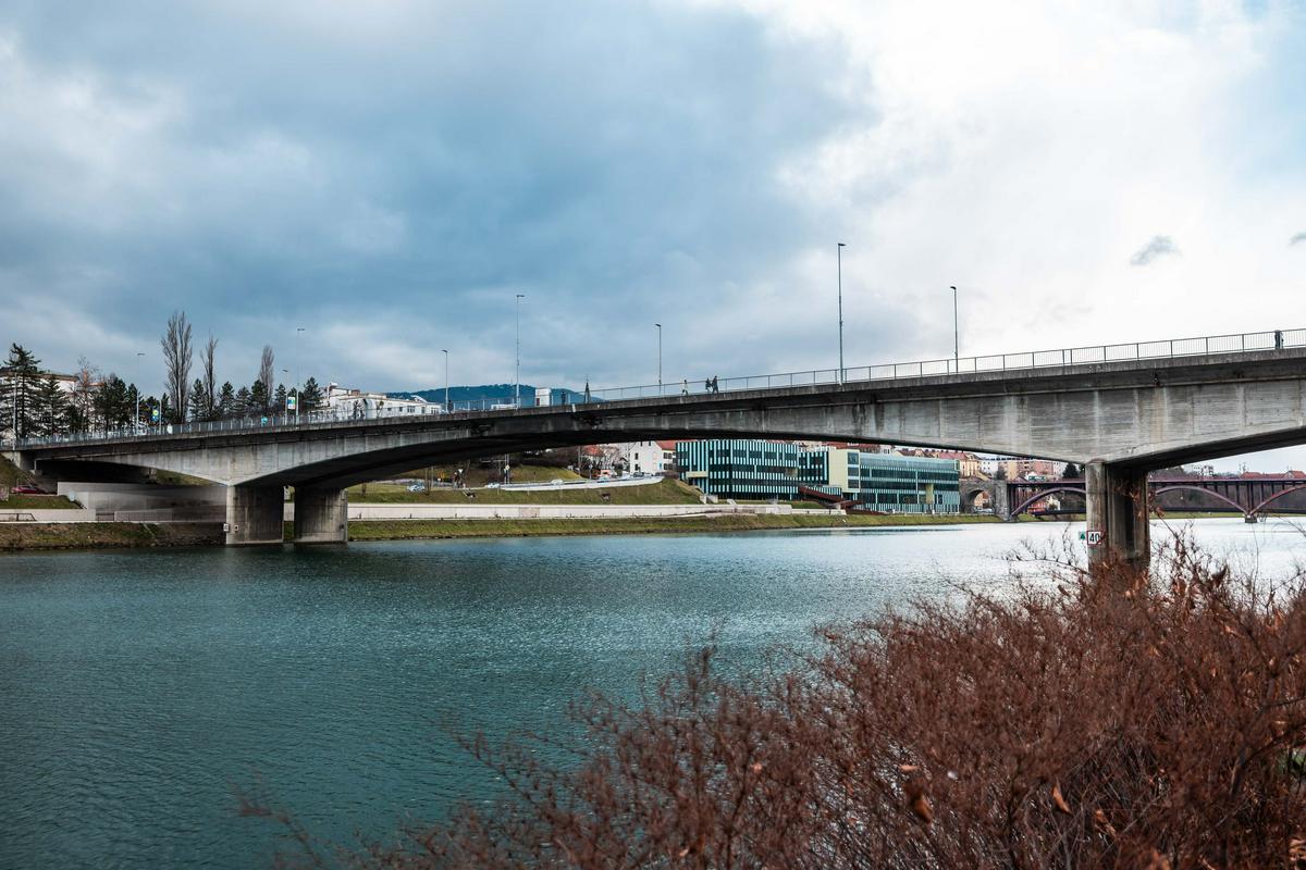 Napad na 12-letnega temnopoltega otroka v Mariboru