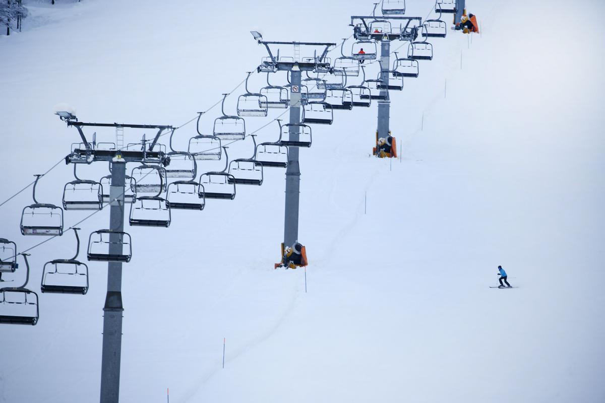 Na Kopah, Rogli in Krvavcu se začenja smučarska sezona