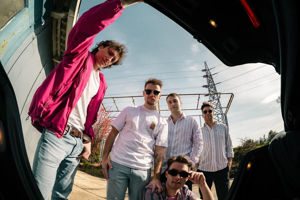 Pet prijateljev z Obale