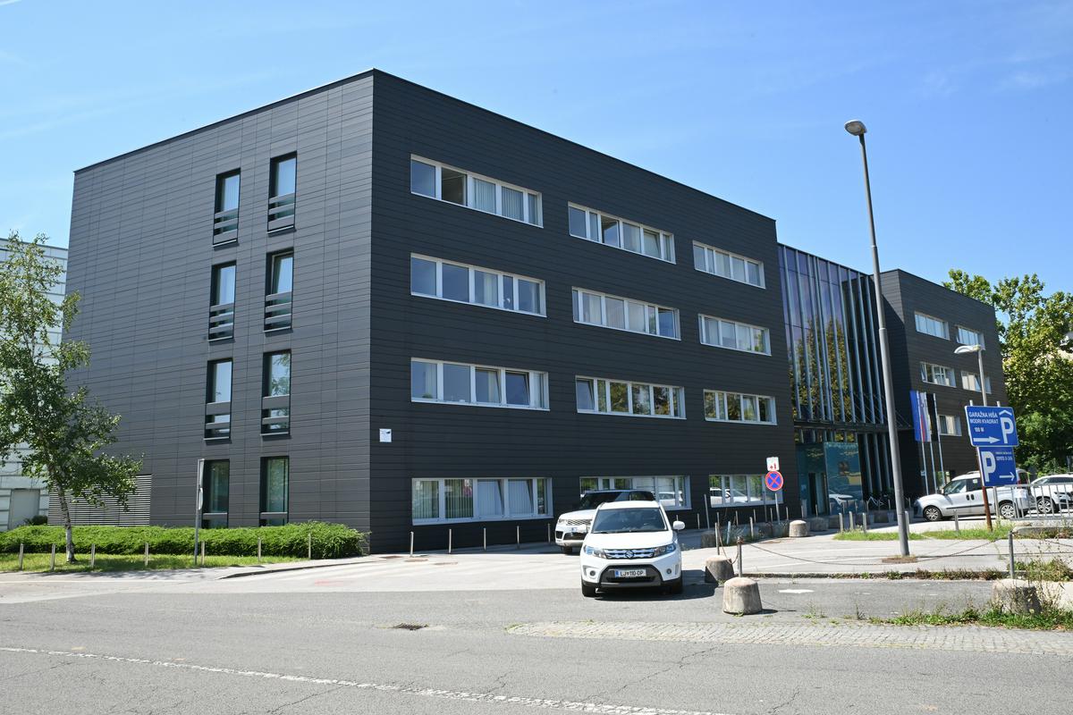 Največja izvršba "malih dolžnikov" Fursa je bila vredna nekaj manj kot 1,3 milijona evrov