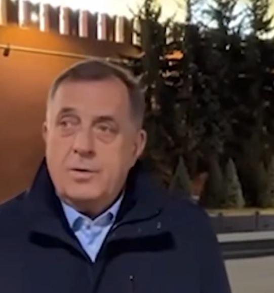 Po večdnevnih ugibanjih, kje se nahaja, Dodik sporočil, da je v Moskvi