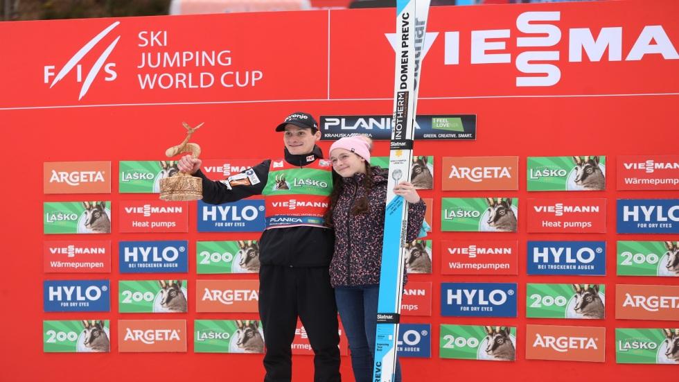 Pokal za Domna Prevca je ustvarila osnovnošolka Zala Ban