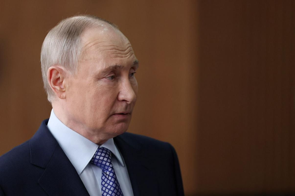 Putin se bo prihodnji teden srečal s kitajskim predsednikom Ši Džinpingom, ki se bo v Moskvi udeležil tudi parade ob 80. obletnici konca druge svetovne vojne. Foto: Reuters Putin se bo prihodnji teden srečal s kitajskim predsednikom Ši Džinpingom, ki se bo v Moskvi udeležil tudi parade ob 80. obletnici konca druge svetovne vojne. Foto: Reuters