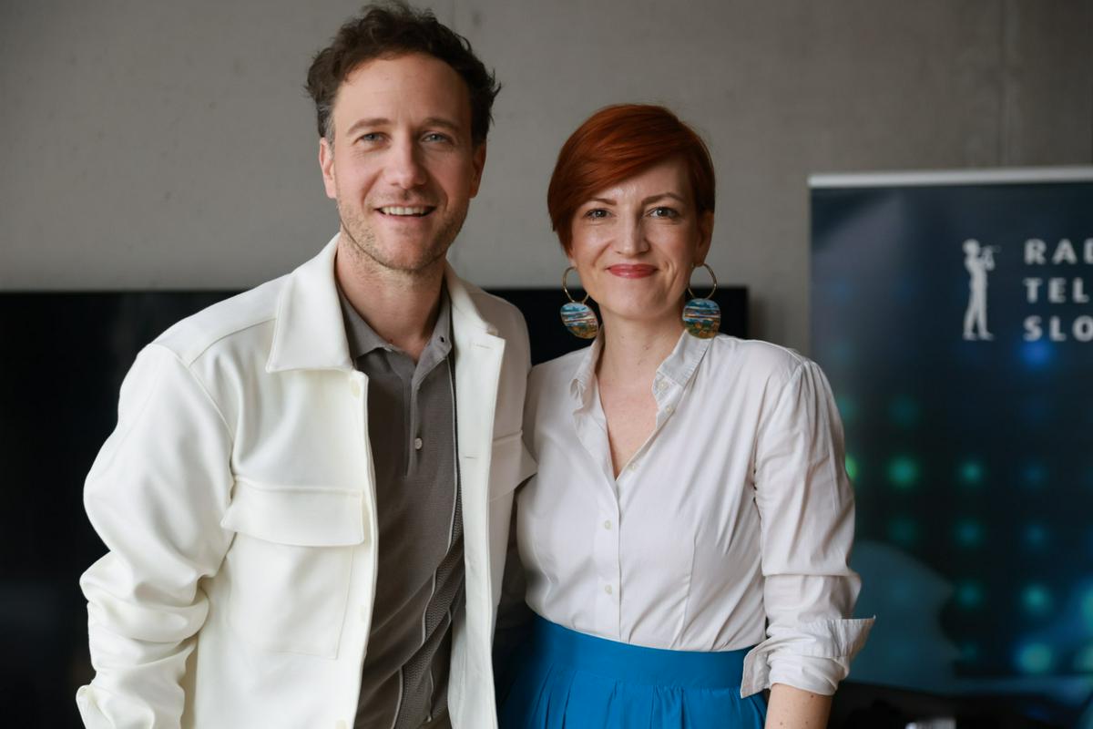 Klemen Slakonja in dr. Asta Vrečko, ministrica za kulturo. Foto Adrian Pregelj, RTV Slovenija Klemen Slakonja in dr. Asta Vrečko, ministrica za kulturo. Foto Adrian Pregelj, RTV Slovenija