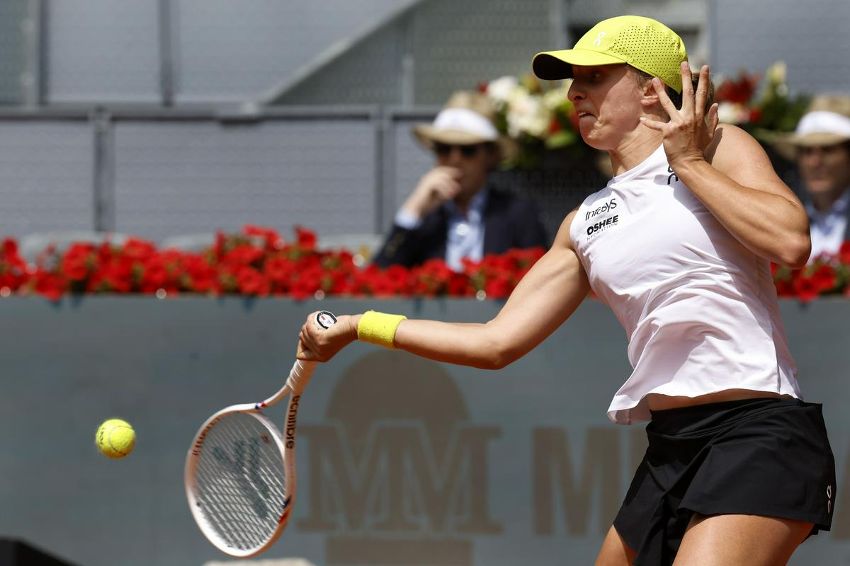 Iga Swiatek še ni v najboljši formi na pesku, a se je vseeno prebila v polfinale. Foto: EPA Iga Swiatek še ni v najboljši formi na pesku, a se je vseeno prebila v polfinale. Foto: EPA